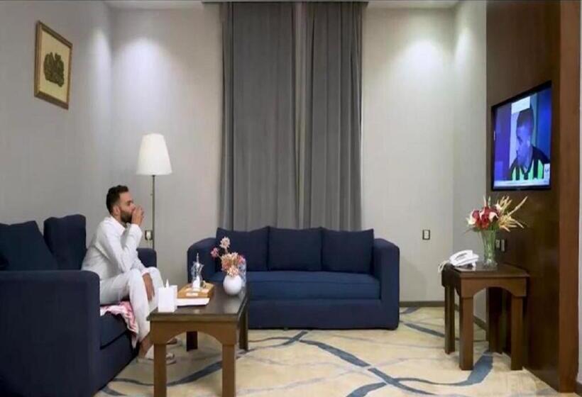 جناح جونيور, Sansa