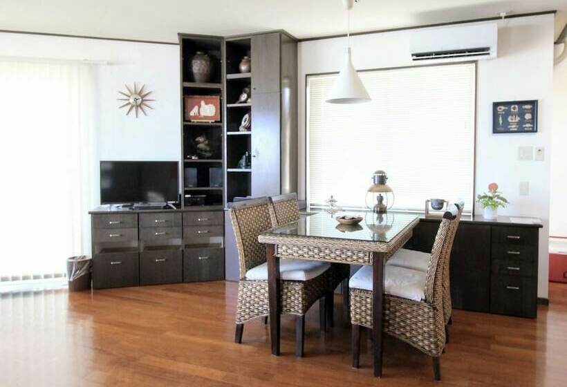 침실 1개 주택, Pontoon