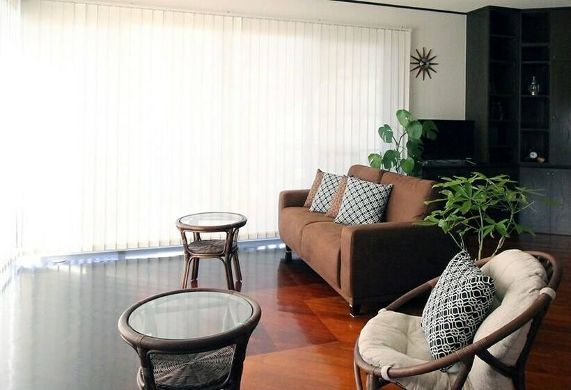 침실 1개 주택, Pontoon