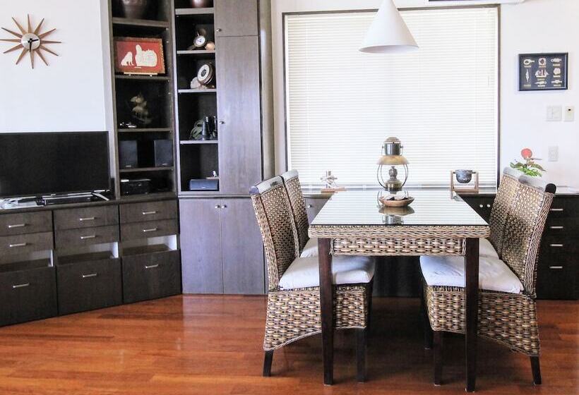 침실 1개 주택, Pontoon