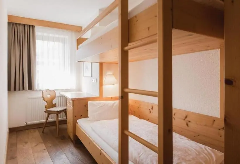 庭の見える１ベッドルームアパートメント, Alpina&more Apartments I Zimmer