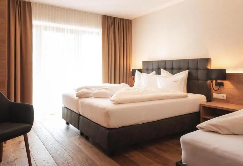 テラス付き１ベッドルームアパートメント, Alpina&more Apartments I Zimmer