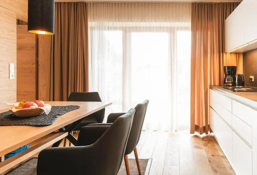 テラス付き１ベッドルームアパートメント, Alpina&more Apartments I Zimmer