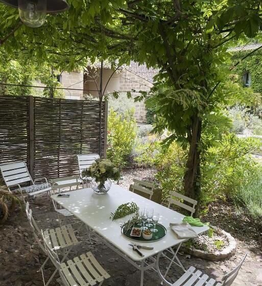 디럭스 스위트, Le Mas Des Oules