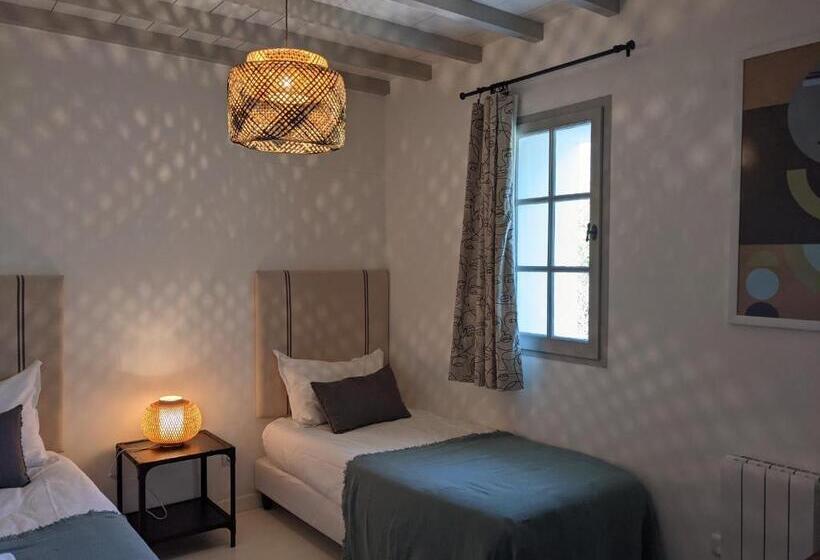 디럭스 스위트, Le Mas Des Oules