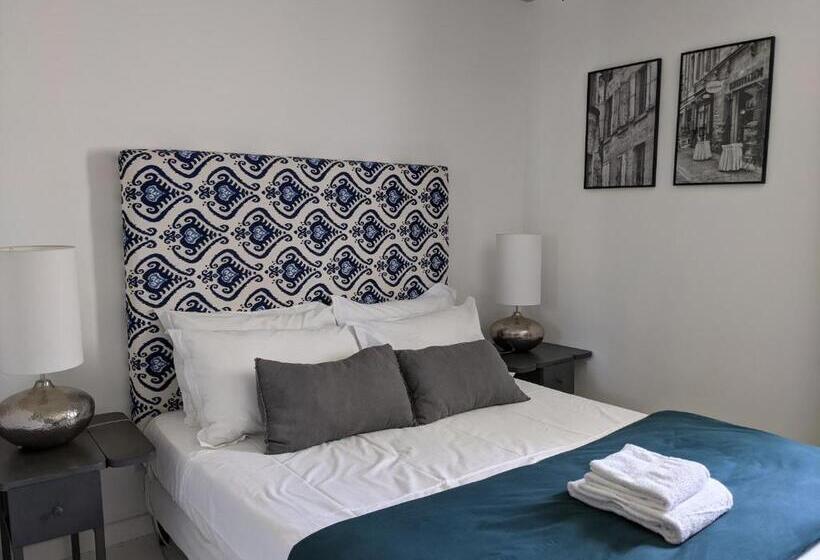 디럭스 스위트, Le Mas Des Oules