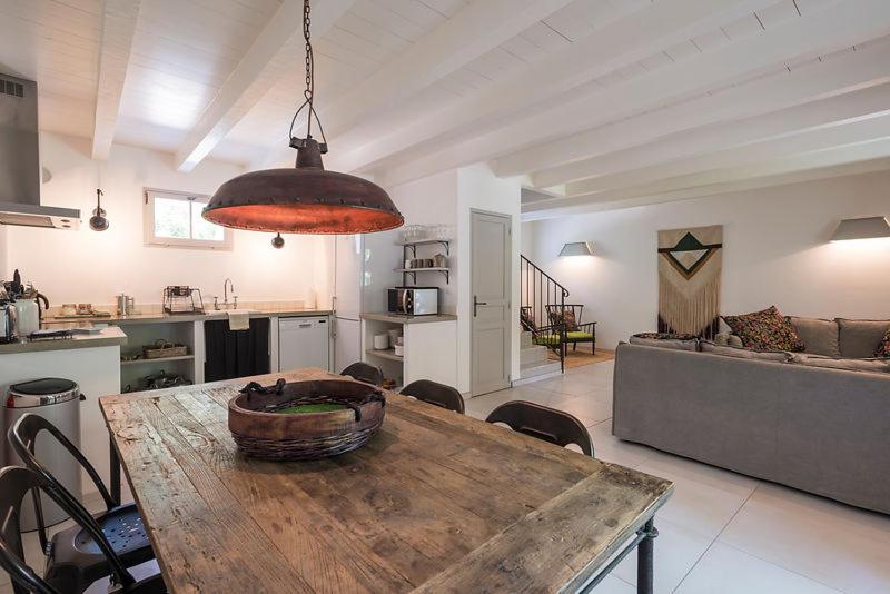 디럭스 스위트, Le Mas Des Oules