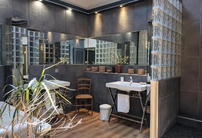 Suite with Pool, Le Mas Des Oules