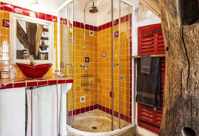 ファミリールーム, Mas La Jaina