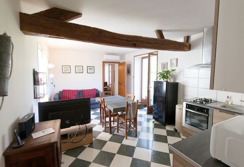 شقة غرفة واحدة, La Boisselée