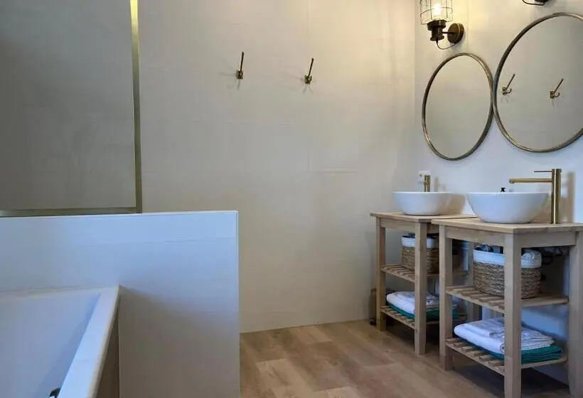 スタンダードルーム, La Millière Chambres D Hôtes Piscine & Campagne Marie Anne & Marie Adélaïde