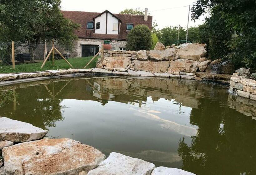 غرفة قياسية, Les Mandarins