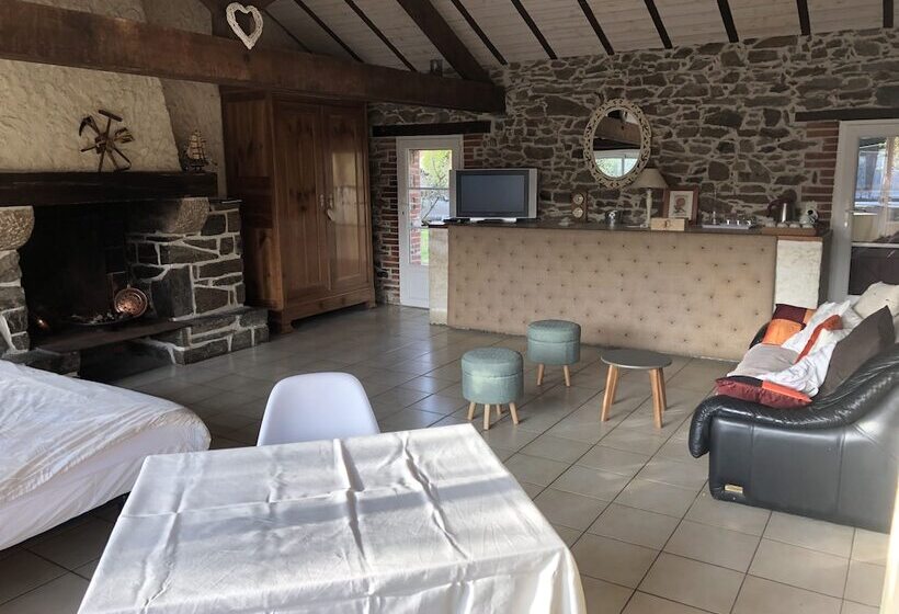 家庭套房, L'arbre D'alaïs