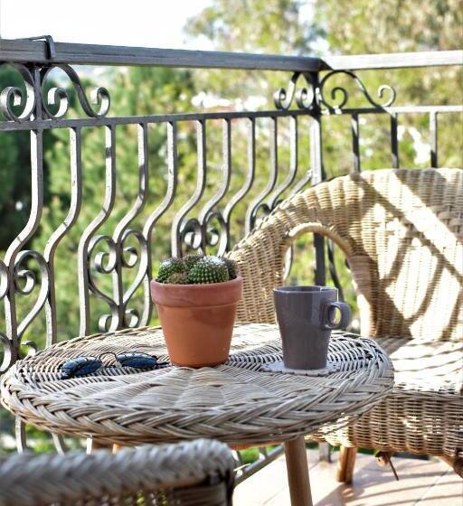 חדר סטנדרט לשלושה עם נוף לגינה, Albertos House