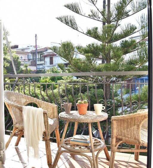 חדר סטנדרט לשלושה עם נוף לגינה, Albertos House