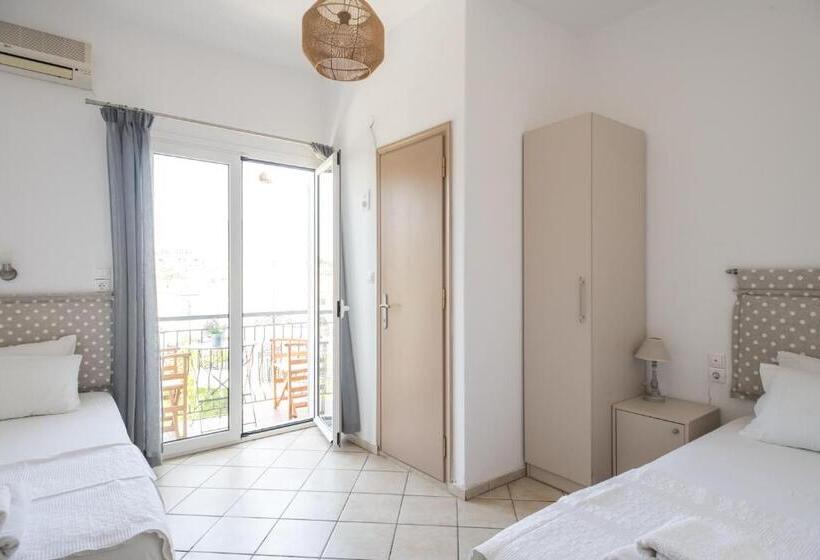 חדר אקונומי, Albertos House