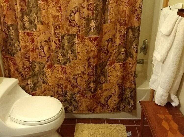 غرفة قياسية, Black Lantern Inn