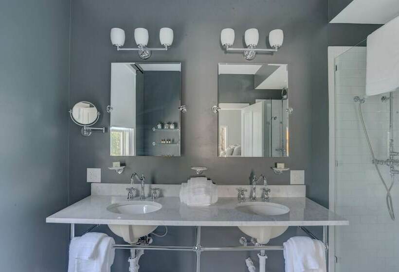 스위트, Historic Birch Lodge And Motel