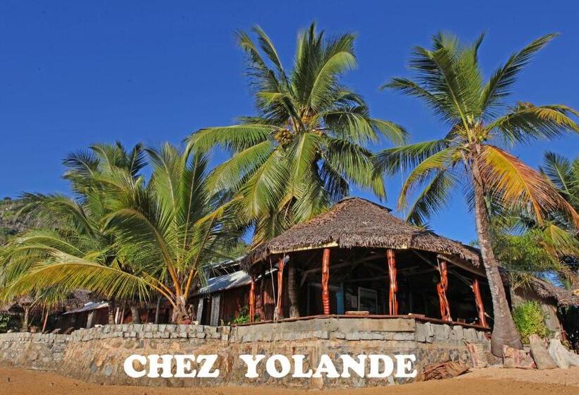 بانگلوی استاندارد, Chez Yolande