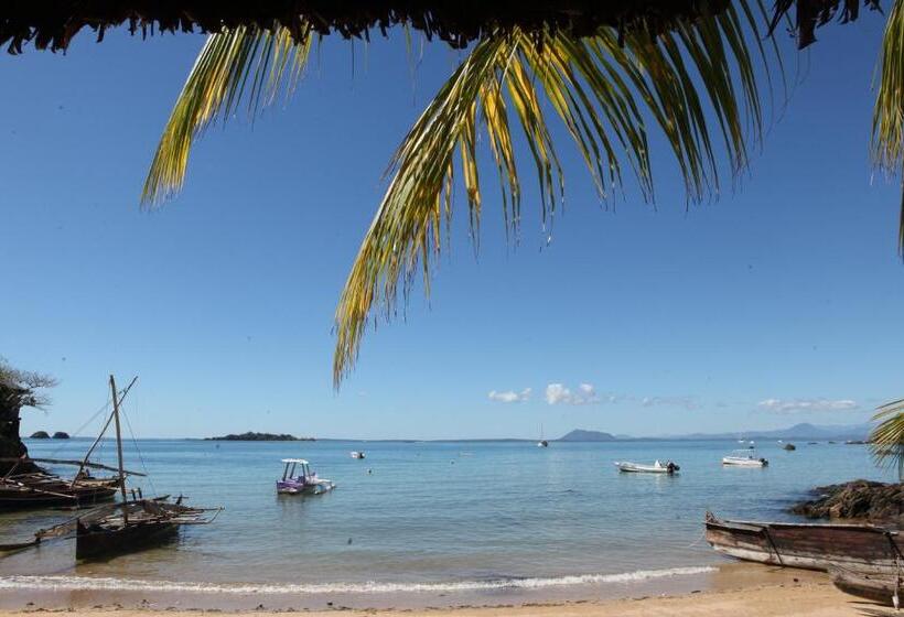 بانگلوی استاندارد, Chez Yolande