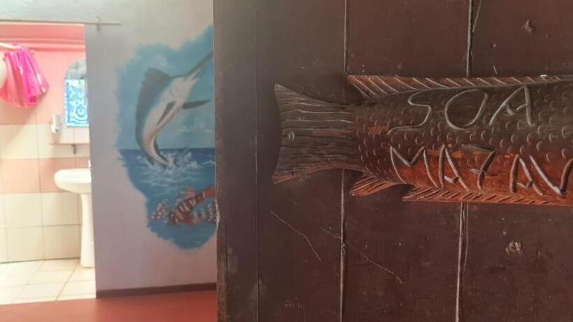 بانگلوی استاندارد, Chez Yolande