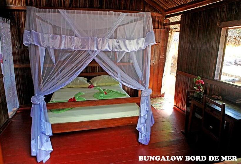 بانگلوی استاندارد, Chez Yolande