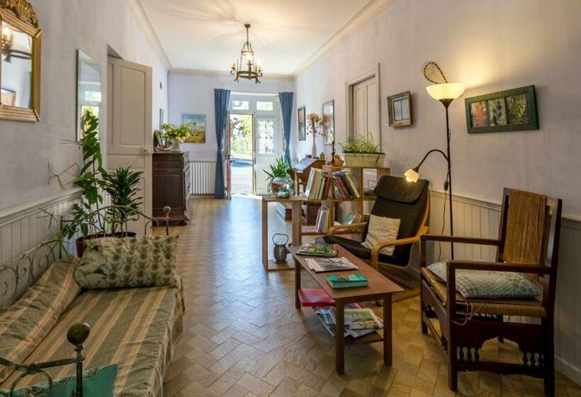 Трехместный Номер Стандарт Вид на Сад, La Maison De L'ousse