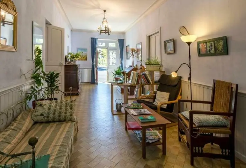 庭の見えるスタンダードトリプルルーム, La Maison De L'ousse