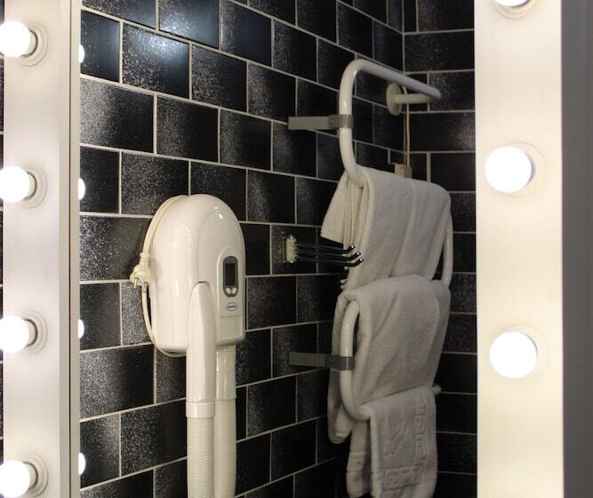 单人经济间, Maxrooms Volga Hollywood