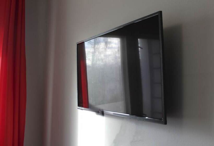 标准单人间, Maxrooms Volga Hollywood