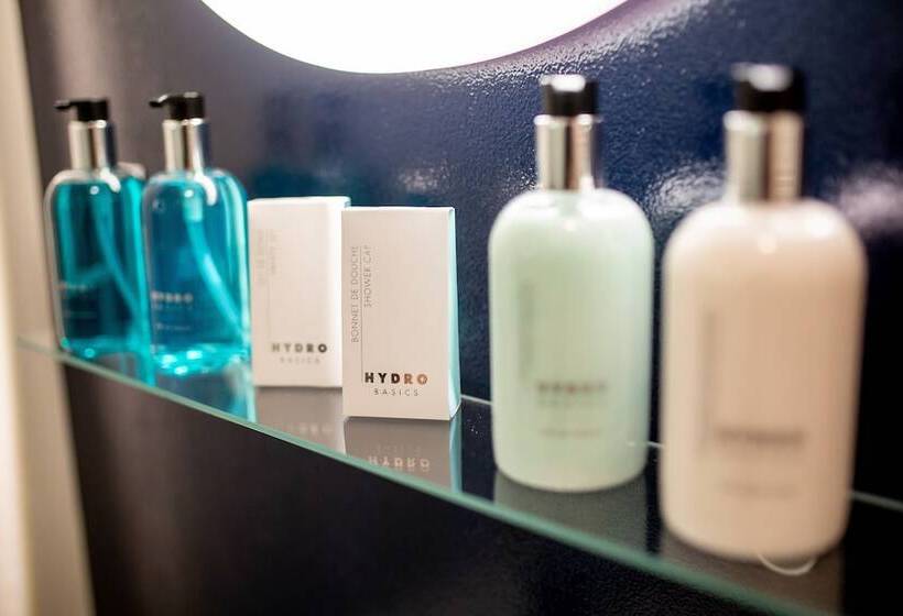 غرفة قياسية, Pałac Komierowo