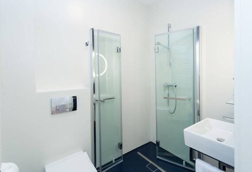 غرفة قياسية, Pałac Komierowo