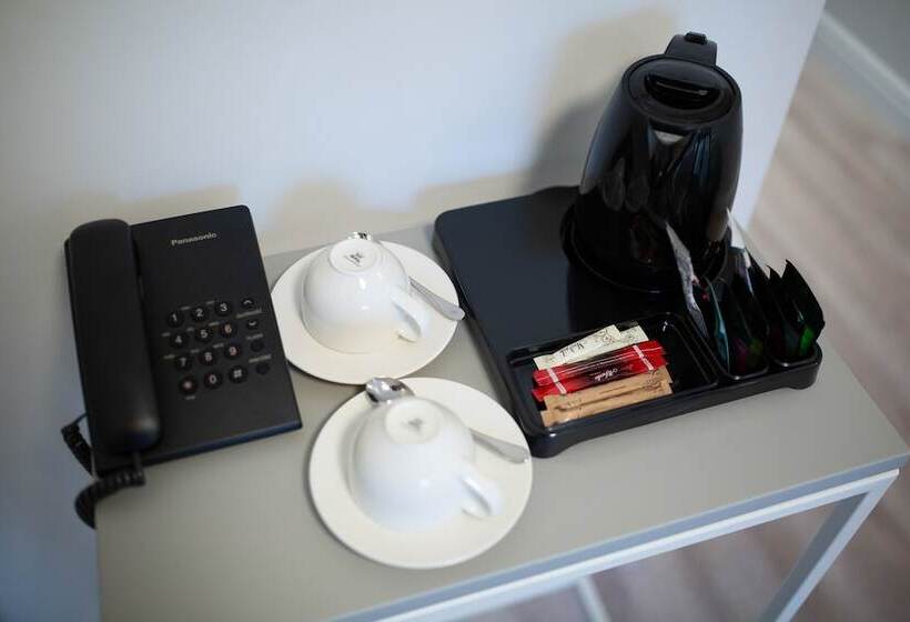 غرفة قياسية, Pałac Komierowo