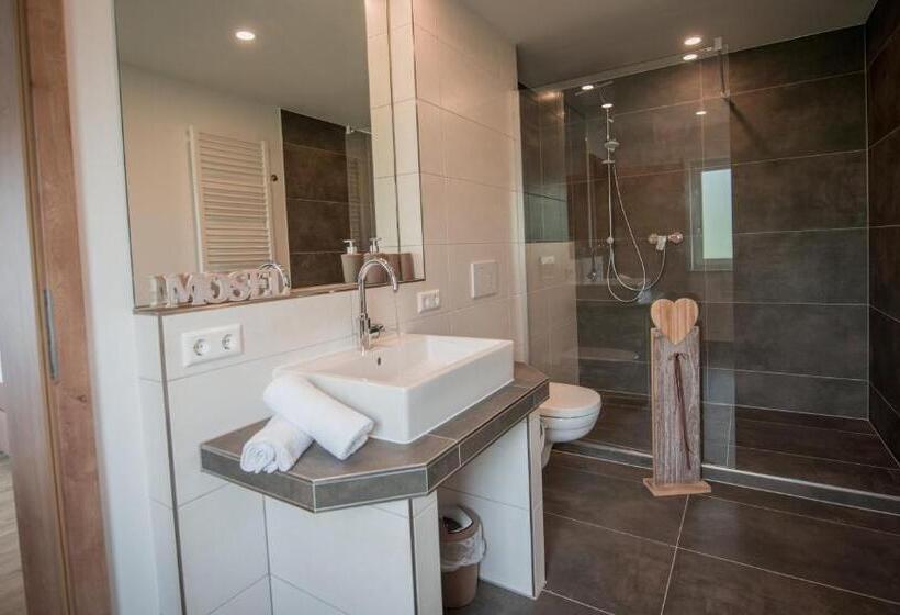 Номер Deluxe, Weingut Erich Serwazi