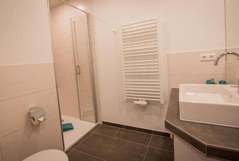 Номер Стандарт, Weingut Erich Serwazi