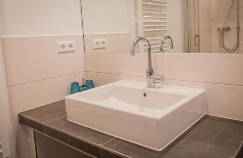 Номер Стандарт, Weingut Erich Serwazi