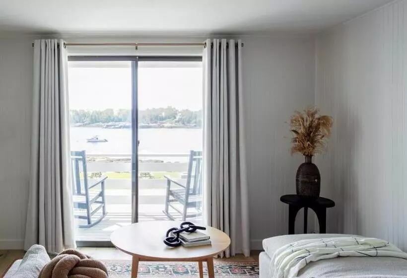 オーシャンビューデラックスルームバルコニー付き, Bluebird Ocean Point Inn