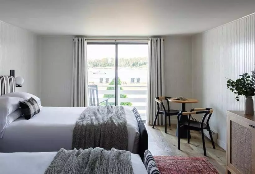 バルコニー付スタンダード４ベッドルーム, Bluebird Ocean Point Inn