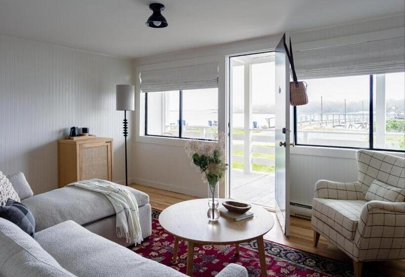 オーシャンビューデラックススイート, Bluebird Ocean Point Inn