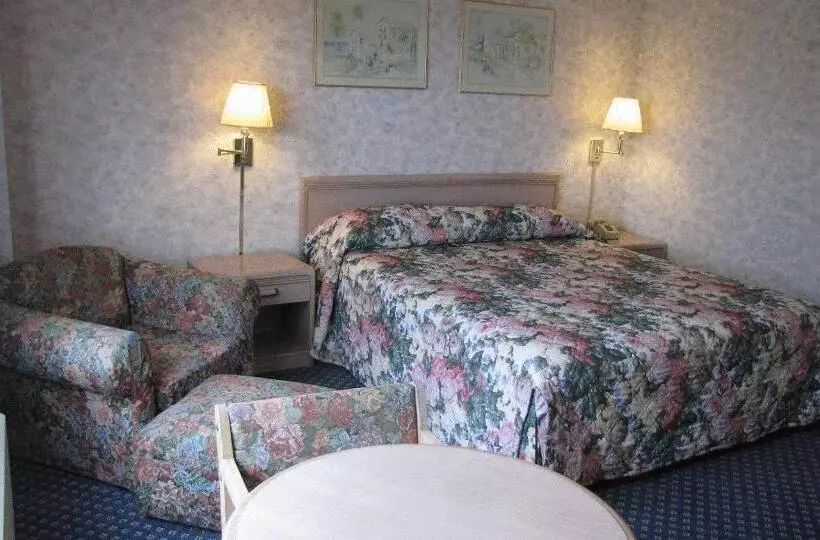 اتاق استاندارد با تخت بزرگ, Nisei Inn