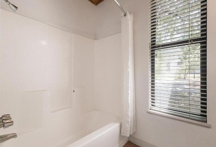 شاليه غرفة نوم واحدة, Northern Queen Inn