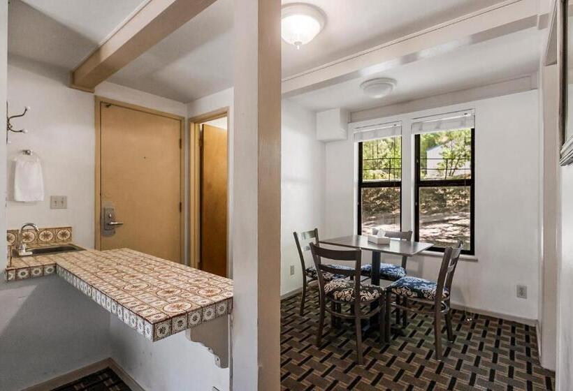 شاليه غرفة نوم واحدة, Northern Queen Inn