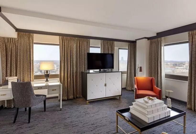 キングサイズベッドのスイートルーム, Omni New Haven Hotel At Yale