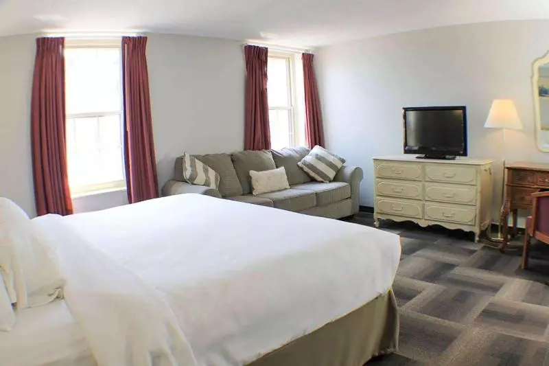 اتاق لوکس با تخت بزرگ, The Hotel Ojibway, Trademark Collection By Wyndham