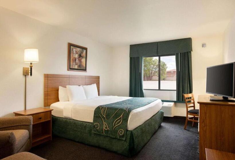 غرفة قياسية سرير كينج لذوى الإحتياجات الخاصة, Travelodge By Wyndham Dexter