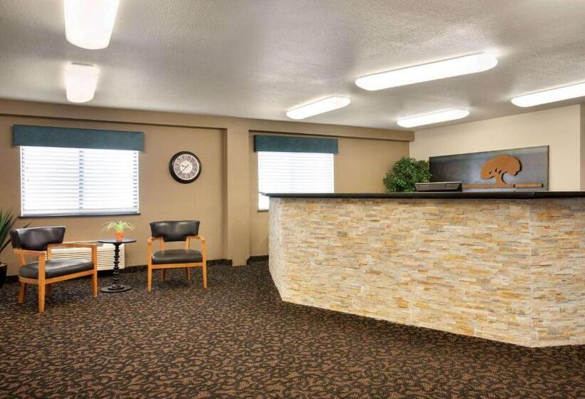 غرفة قياسية سرير كينج, Travelodge By Wyndham Dexter