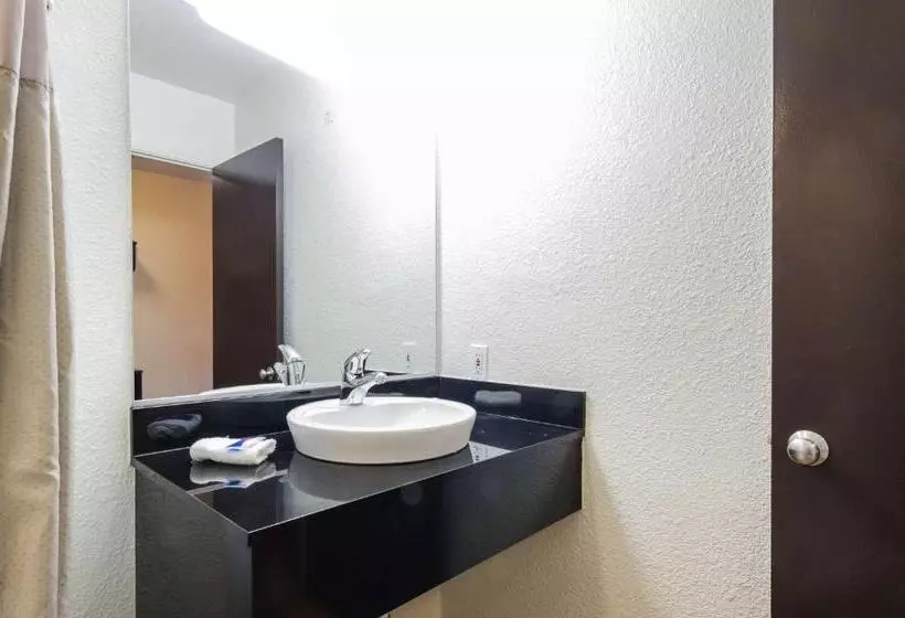 Deluxe Neljän Hengen Huone, Motel 6seattle, Wa Seatac Airport South
