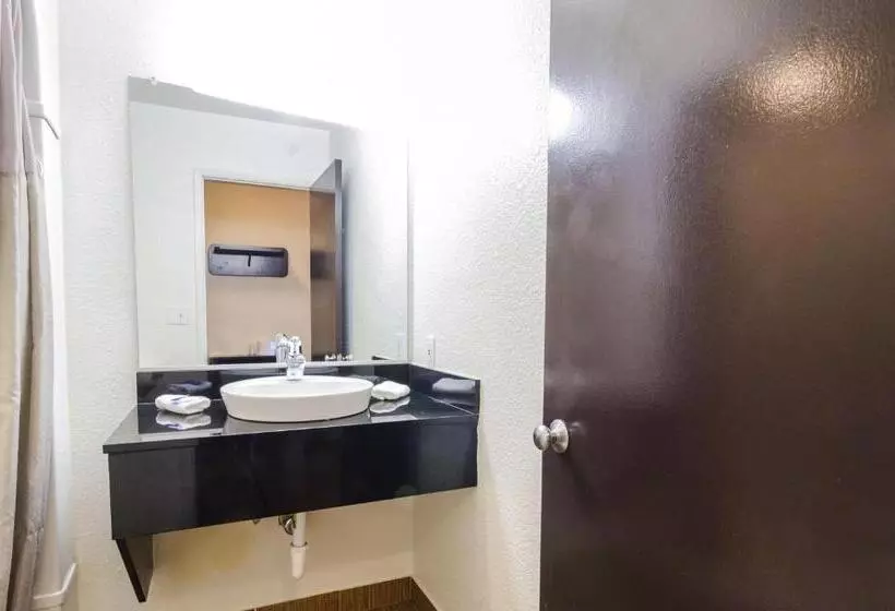 Deluxe Neljän Hengen Huone, Motel 6seattle, Wa Seatac Airport South