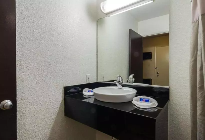 Deluxe Neljän Hengen Huone, Motel 6seattle, Wa Seatac Airport South