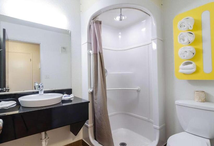 장애인을 위한 스탠다드 룸, Motel 6seattle, Wa  Seatac Airport South